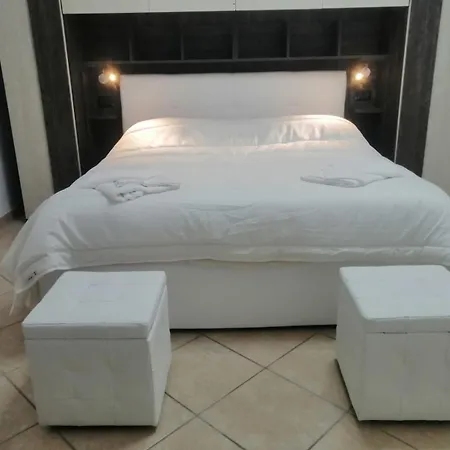 Country Chic Antico Casale - Piscina Idromassaggio Lettini, Solarium, Cinema Experience, Wifi, Parcheggio Apartment *