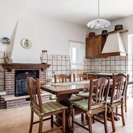 Country Chic Antico Casale - Piscina Idromassaggio Lettini, Solarium, Cinema Experience, Wifi, Parcheggio *