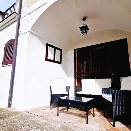 Country Chic Antico Casale - Piscina Idromassaggio Lettini, Solarium, Cinema Experience, Wifi, Parcheggio Apartman *