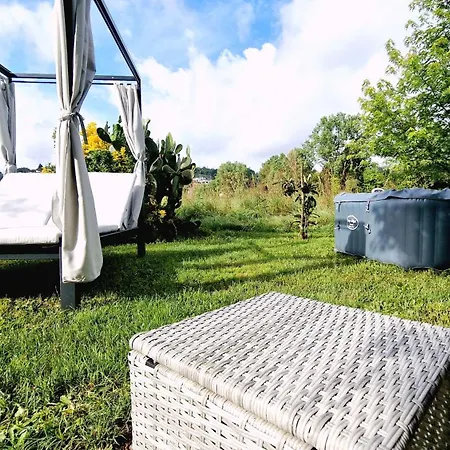 Country Chic Antico Casale - Piscina Idromassaggio Lettini, Solarium, Cinema Experience, Wifi, Parcheggio