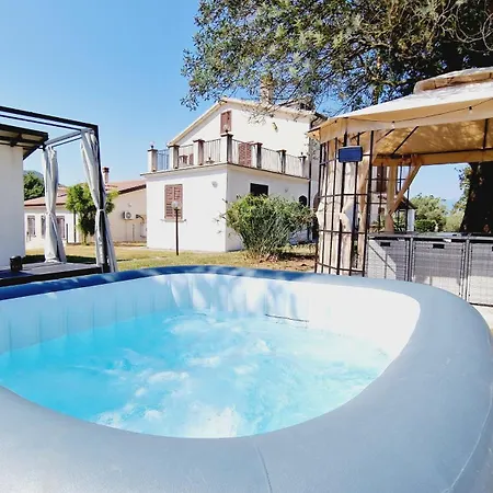 Country Chic Antico Casale - Piscina Idromassaggio Lettini, Solarium, Cinema Experience, Wifi, Parcheggio * Caiazzo