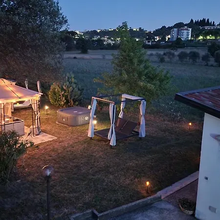 Country Chic Antico Casale - Piscina Idromassaggio Lettini, Solarium, Cinema Experience, Wifi, Parcheggio Апартаменты