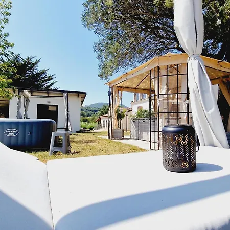Country Chic Antico Casale - Piscina Idromassaggio Lettini, Solarium, Cinema Experience, Wifi, Parcheggio Appartement *