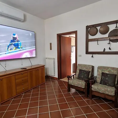 Country Chic Antico Casale - Piscina Idromassaggio Lettini, Solarium, Cinema Experience, Wifi, Parcheggio